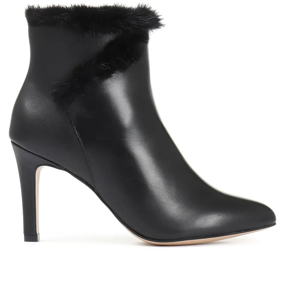 Faux Fur Trimmed Heeled Leather Ankle Boot - GVD30501 / 316 787