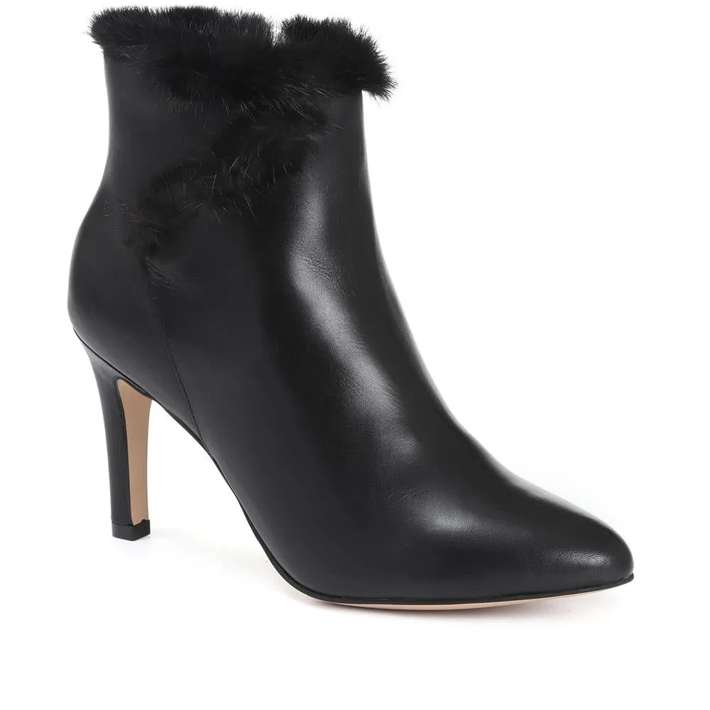 Faux Fur Trimmed Heeled Leather Ankle Boot - GVD30501 / 316 787